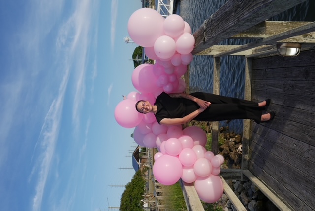 Rayna, founder and balloon artist at Lifted